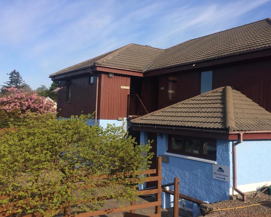 Snowgoose Apartments & Bunkhouse Fort William Exterior foto